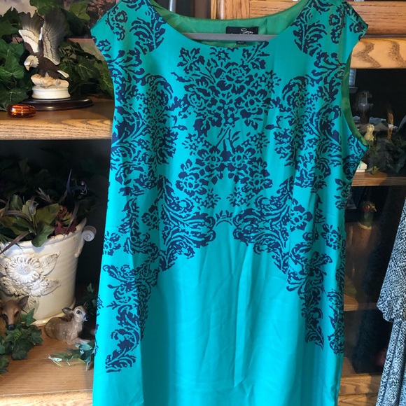 Dress is 18W material is linen and cotton - Picture 3 of 13